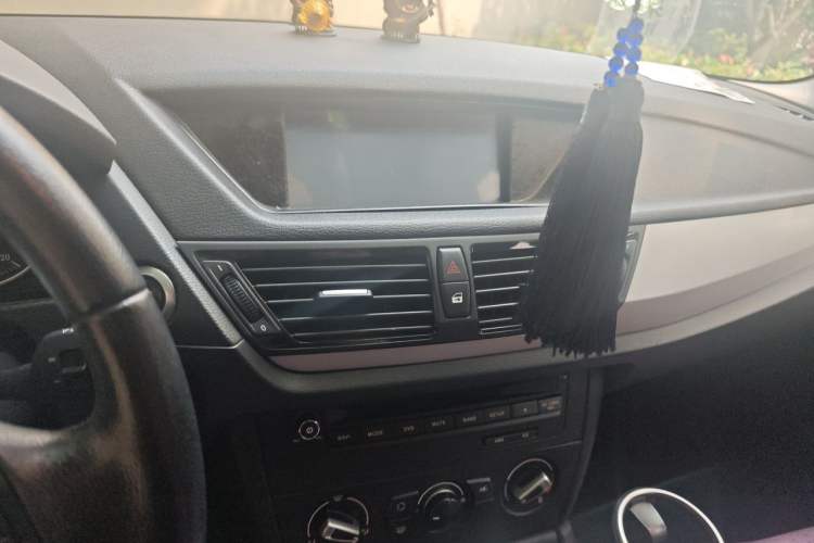 Used BMW X1 2013 sDrive18i Fashion Model Audio And AC Panel