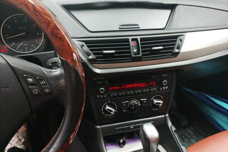 Used BMW X1 2013 sDrive18i Fashion Model Audio And AC Panel