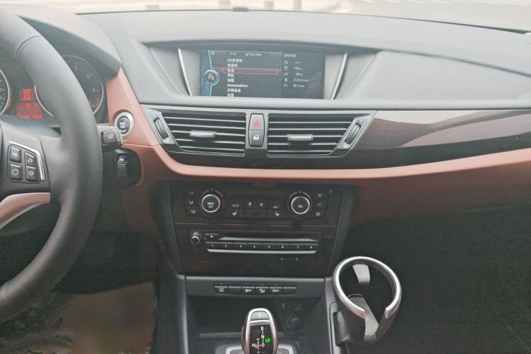 Used BMW X1 2013 sDrive20i Sports Design Package Audio And AC Panel