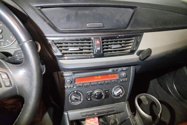 Used BMW X1 2013 sDrive18i manual model Audio And AC Panel