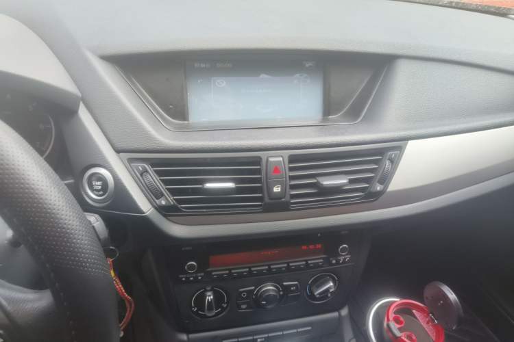 Used BMW X1 2013 sDrive18i Fashion Model Audio And AC Panel