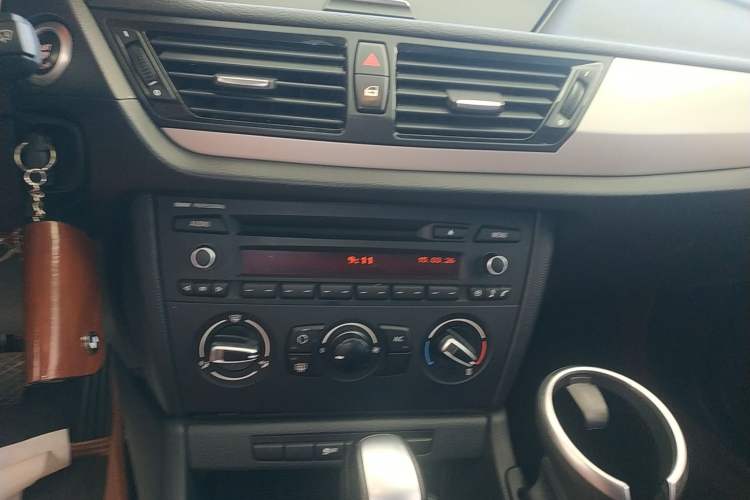 Used BMW X1 2013 sDrive18i Fashion Model Audio And AC Panel