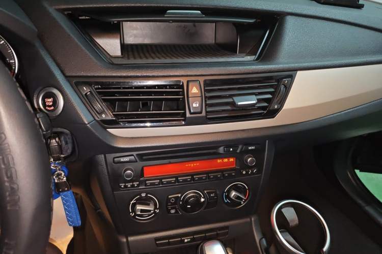 Used BMW X1 2013 sDrive18i Fashion Model Audio And AC Panel