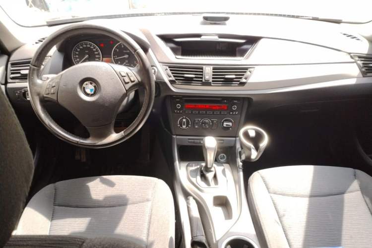 Used BMW X1 2013 sDrive18i Fashion Model Center Console