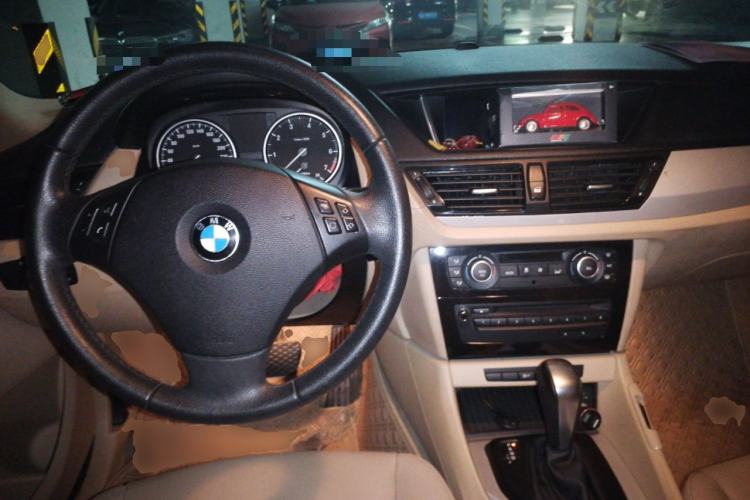 Used BMW X1 2013 sDrive18i Leading Model Center Console