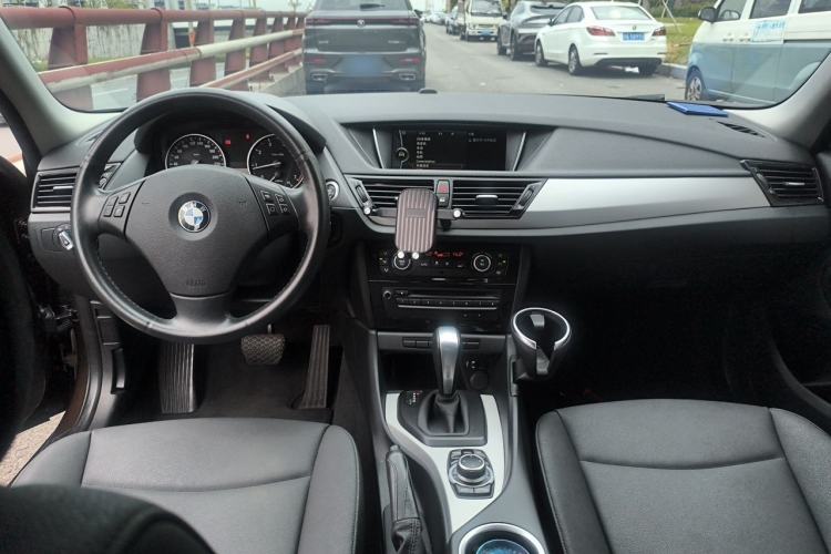 Used BMW X1 2013 sDrive18i Leading Model Center Console