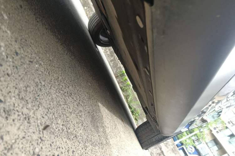 Used BMW X1 2013 sDrive18i Fashion Model Chassis Front Left