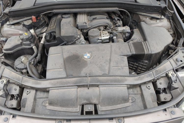 Used BMW X1 2013 sDrive18i Fashion Model Engine Bay