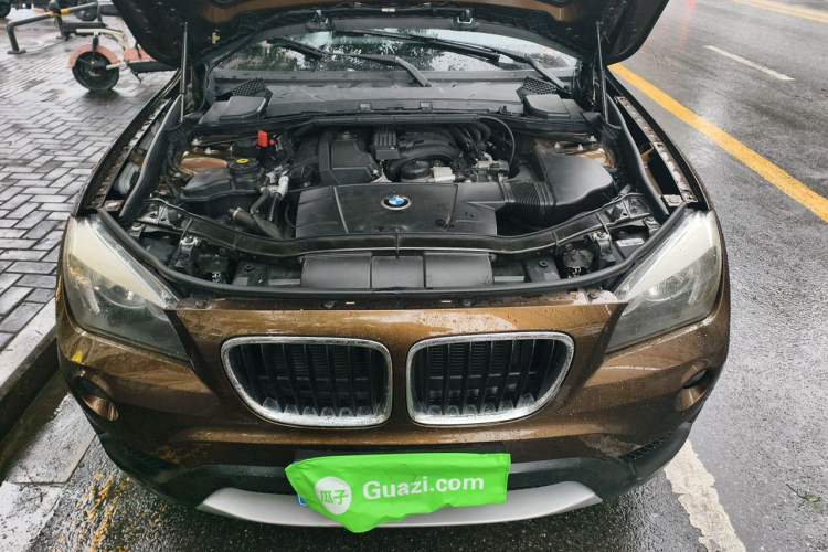 Used BMW X1 2013 sDrive18i Fashion Model Engine Bay