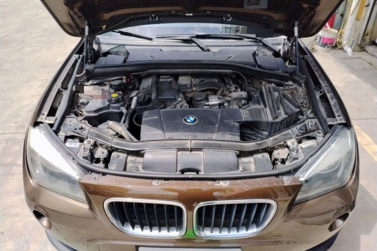 Used BMW X1 2013 sDrive18i Fashion Model Engine Bay