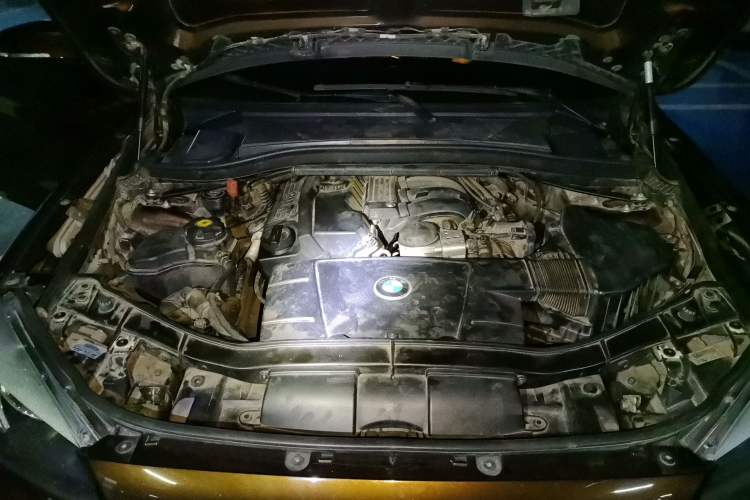 Used BMW X1 2013 sDrive18i Fashion Model Engine Bay