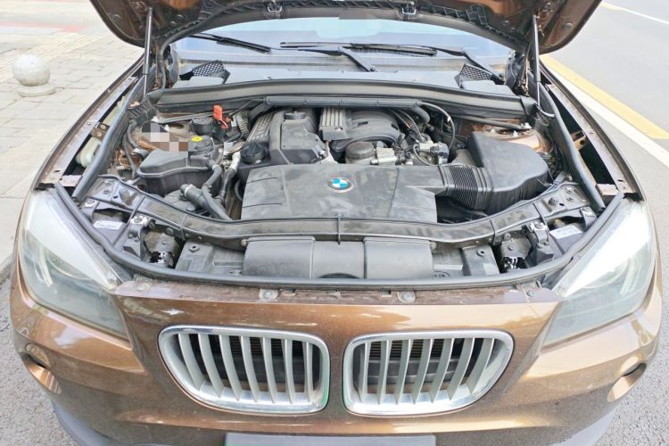 Used BMW X1 2013 sDrive18i Fashion Model Engine Bay