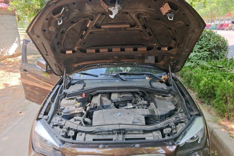 Used BMW X1 2013 sDrive18i Fashion Model Engine Bay