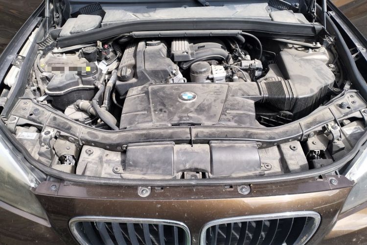 Used BMW X1 2013 sDrive18i Fashion Model Engine Bay
