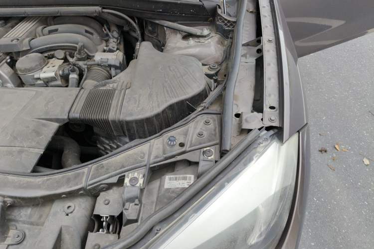 Used BMW X1 2013 sDrive18i Fashion Model Engine Bay Left