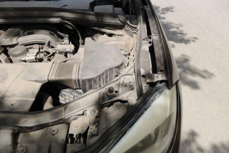 Used BMW X1 2013 sDrive18i Fashion Model Engine Bay Left