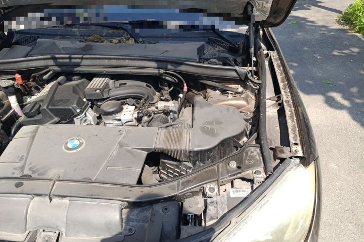 Used BMW X1 2013 sDrive18i Fashion Model Engine Bay Left