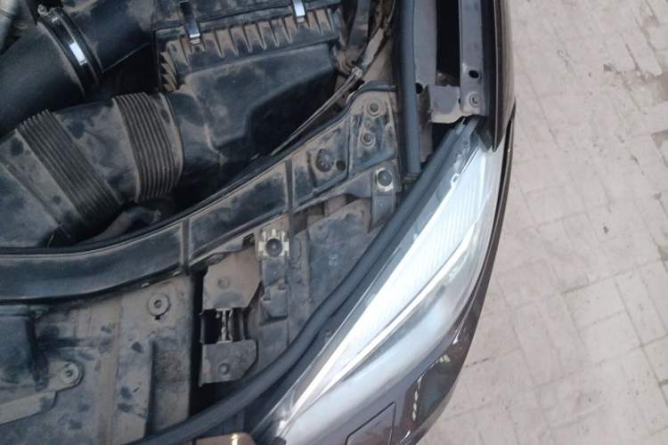 Used BMW X1 2013 xDrive20i X Design Package Engine Bay Left