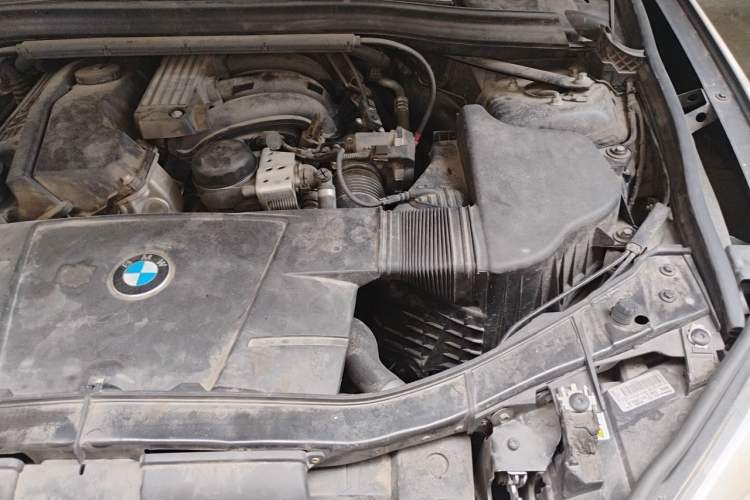 Used BMW X1 2013 sDrive18i Leading Model Engine Bay Left