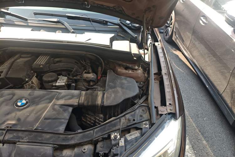 Used BMW X1 2013 sDrive18i Leading Model Engine Bay Left
