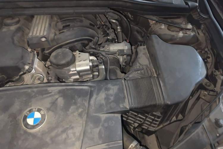 Used BMW X1 2013 sDrive18i Leading Model Engine Bay Left