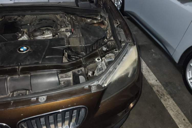 Used BMW X1 2013 sDrive18i Fashion Model Engine Bay Left