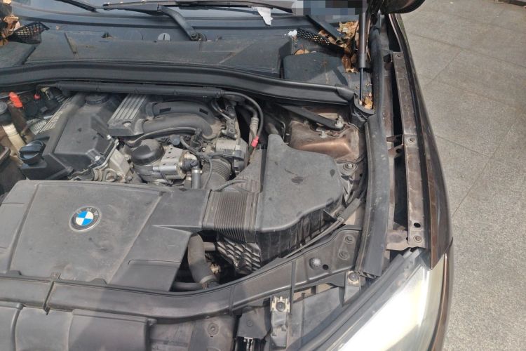 Used BMW X1 2013 sDrive18i Fashion Model Engine Bay Left