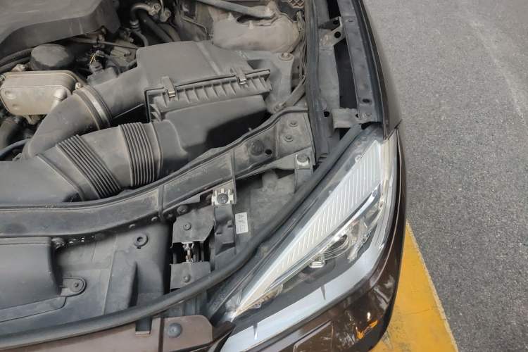 Used BMW X1 2013 xDrive20i X Design Package Engine Bay Left