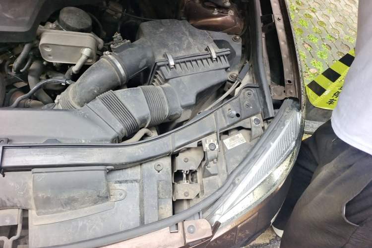 Used BMW X1 2013 sDrive18i Leading Model Engine Bay Left