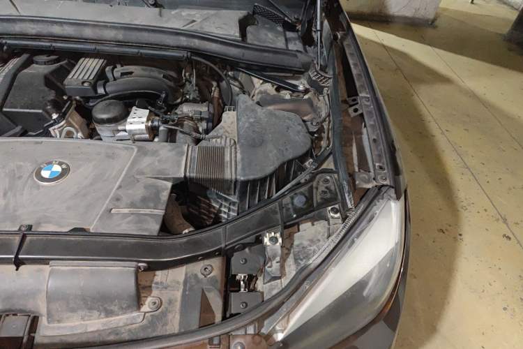 Used BMW X1 2013 sDrive18i Leading Model Engine Bay Left