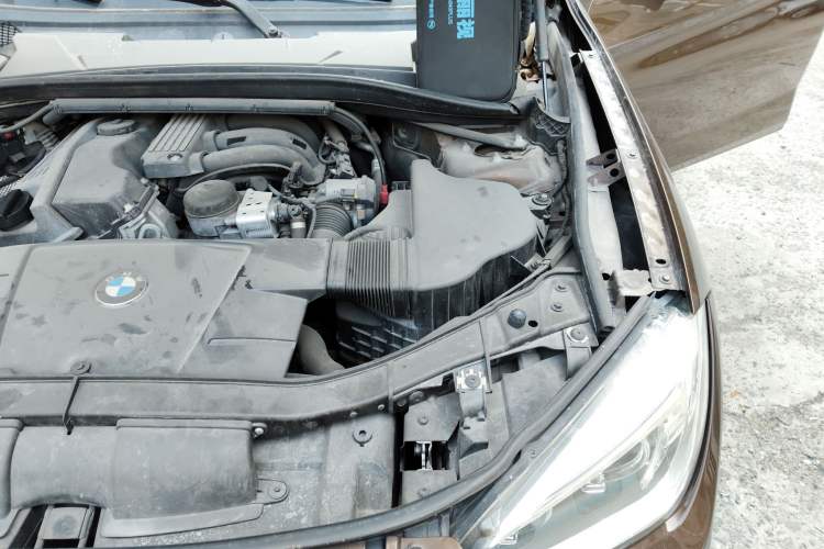 Used BMW X1 2013 sDrive18i Fashion Model Engine Bay Left