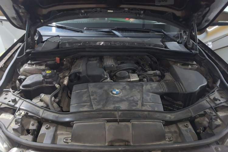 Used BMW X1 2013 sDrive18i Leading Model Engine Bay