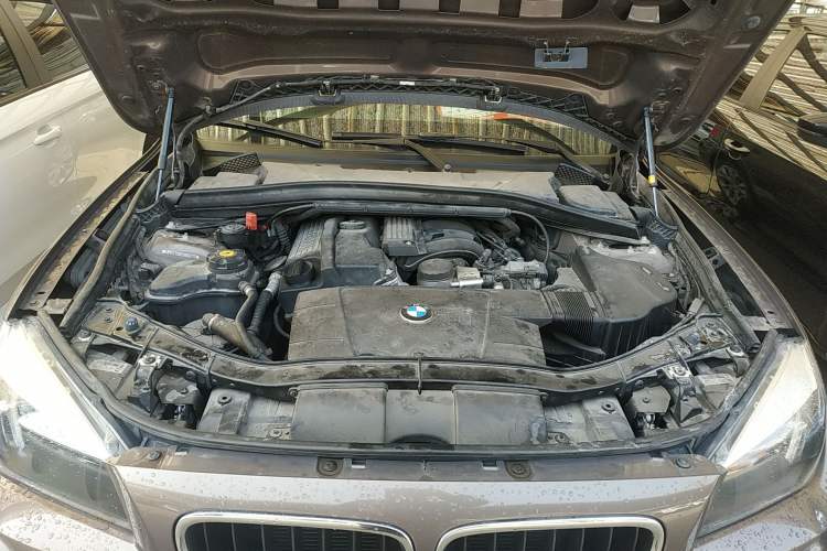 Used BMW X1 2013 sDrive18i Fashion Model Engine Bay