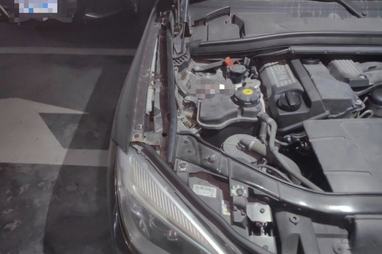 Used BMW X1 2013 sDrive18i Leading Model Engine Bay Right