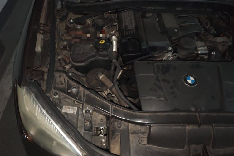 Used BMW X1 2013 sDrive18i Leading Model Engine Bay Right