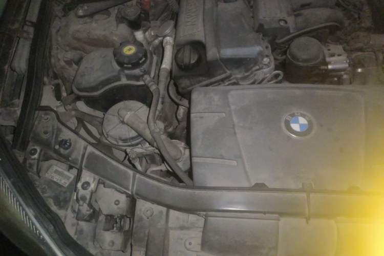 Used BMW X1 2013 sDrive18i Fashion Model Engine Bay Right