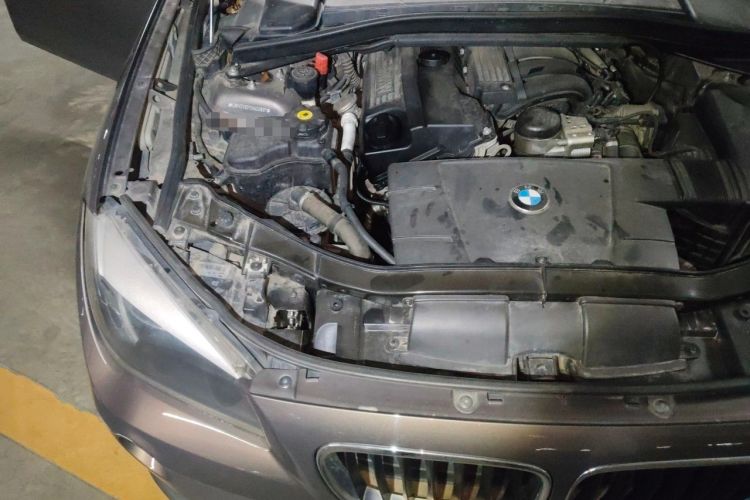 Used BMW X1 2013 sDrive18i manual model Engine Bay Right
