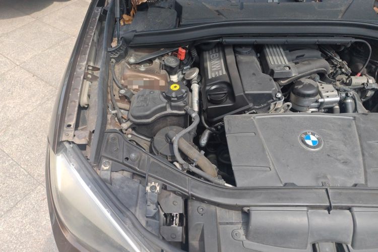 Used BMW X1 2013 sDrive18i Fashion Model Engine Bay Right