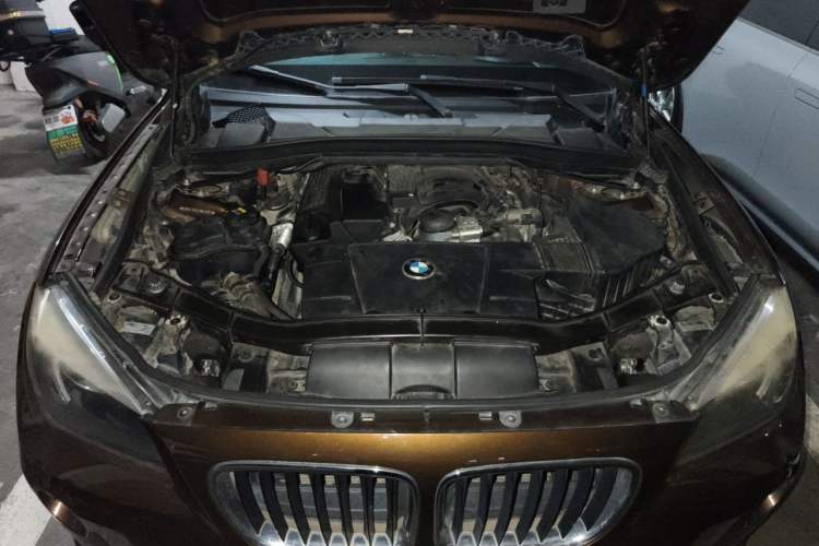 Used BMW X1 2013 sDrive18i Fashion Model Engine Bay