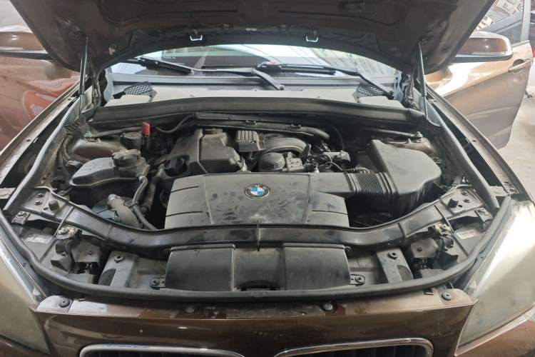 Used BMW X1 2013 sDrive18i Fashion Model Engine Bay