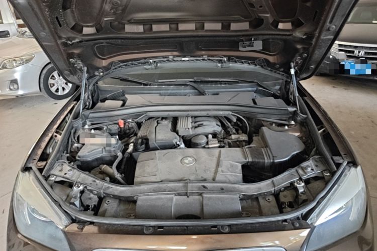 Used BMW X1 2013 sDrive18i Fashion Model Engine Bay