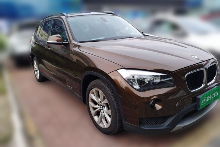 Used BMW X1 2013 sDrive18i Fashion Model Front Right 45 Deg