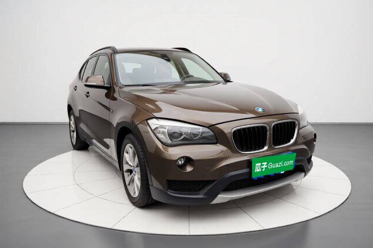Used BMW X1 2013 sDrive18i Fashion Model Front Right 45 Deg