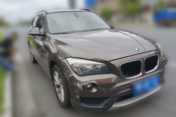 Used BMW X1 2013 sDrive18i Fashion Model Front Right 45 Deg