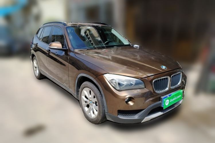 Used BMW X1 2013 sDrive18i Fashion Model Front Right 45 Deg
