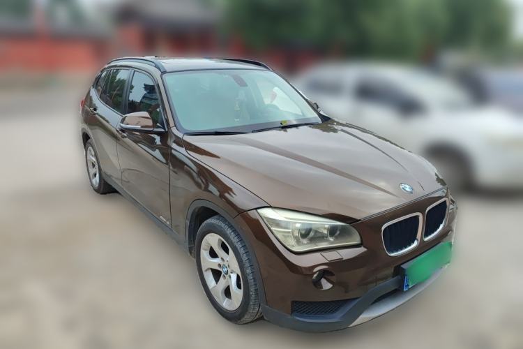 Used BMW X1 2013 sDrive18i Fashion Model Front Right 45 Deg