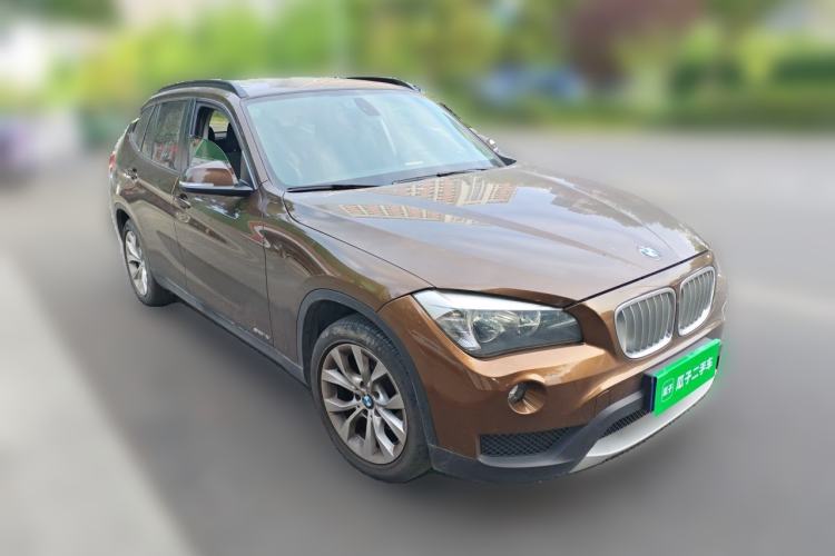 Used BMW X1 2013 sDrive18i Fashion Model Front Right 45 Deg