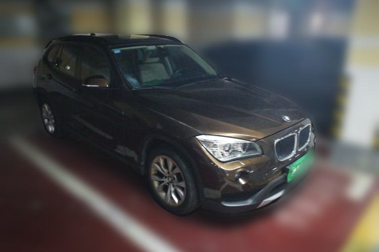 Used BMW X1 2013 sDrive18i Leading Model Front Right 45 Deg