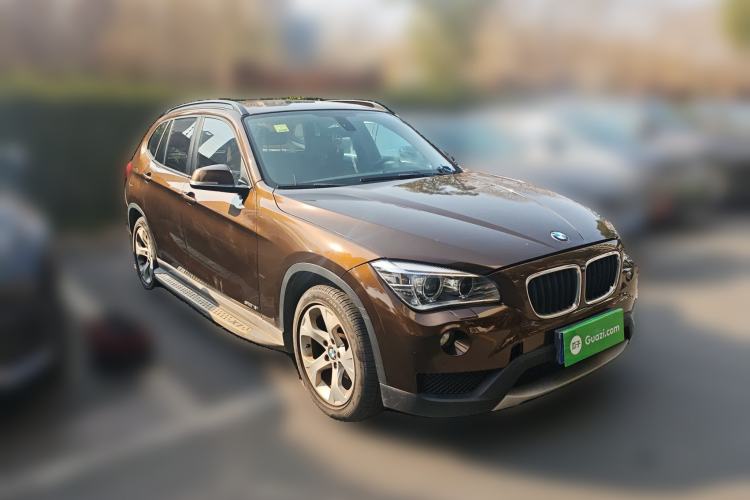 Used BMW X1 2013 sDrive18i Leading Model Front Right 45 Deg