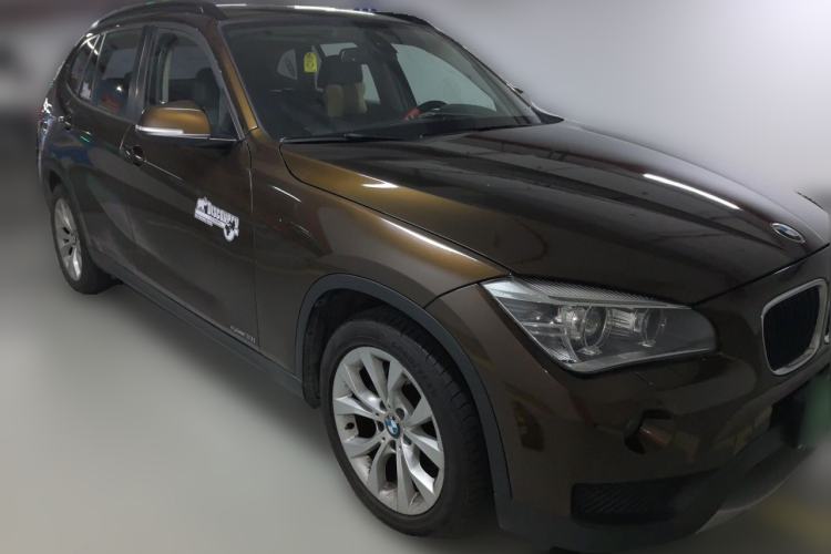 Used BMW X1 2013 sDrive18i Leading Model Front Right 45 Deg
